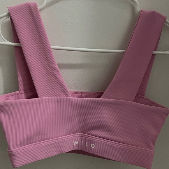 Pink fitted sports bra - Picture 2 of 3